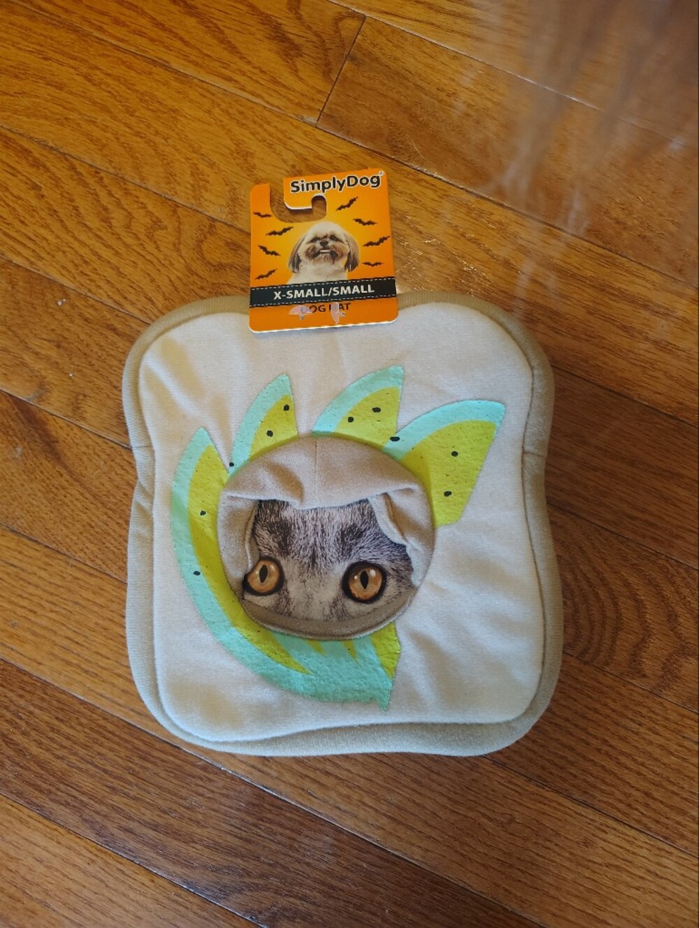 Cat Toy Hideaway Plush - Cream with Green Accents